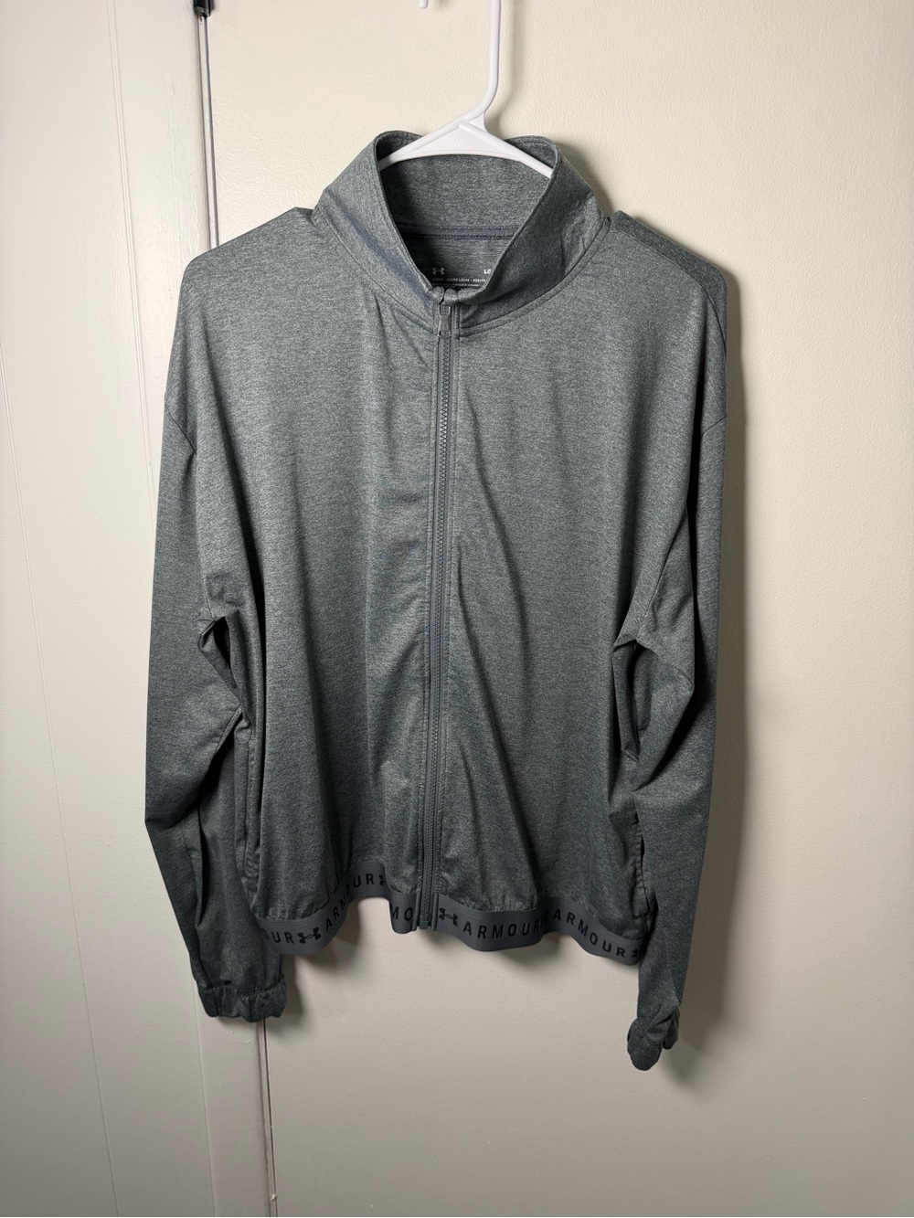 Under Armour Women’s Athletic Zip‑Up Jacket | Gray HeatGear | Large | GUC